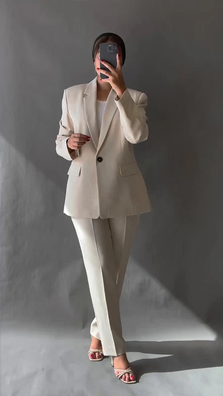 Livia Suit